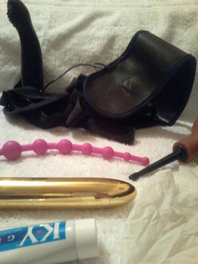 Naughty, and busty white milf.